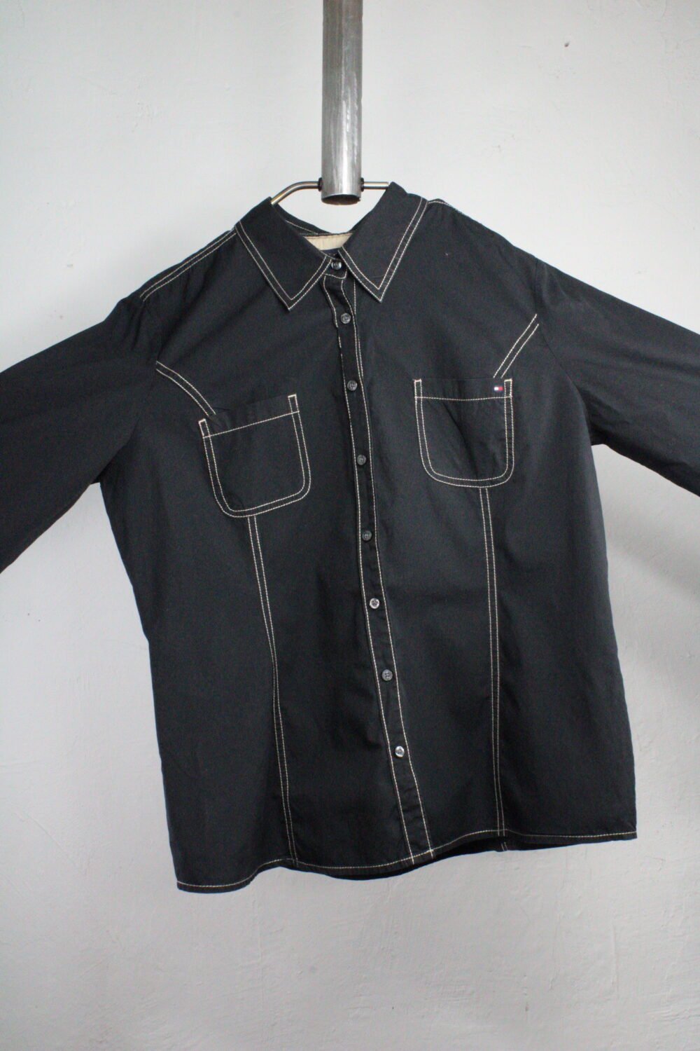 TOMMY HILFIGER BLACK SHIRT - Imagen 3