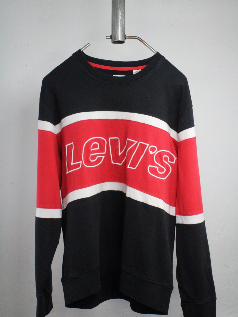 LEVIS HODDIE