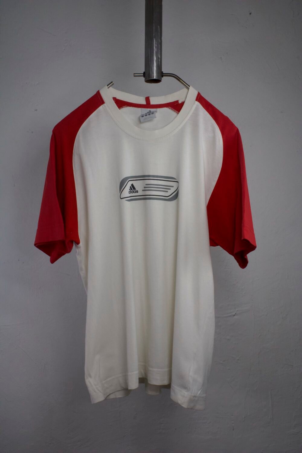 ADIDAS VINTAGE Y2K T-SHIRT